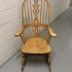 Vintage Windsor fiddle-back rocking chair