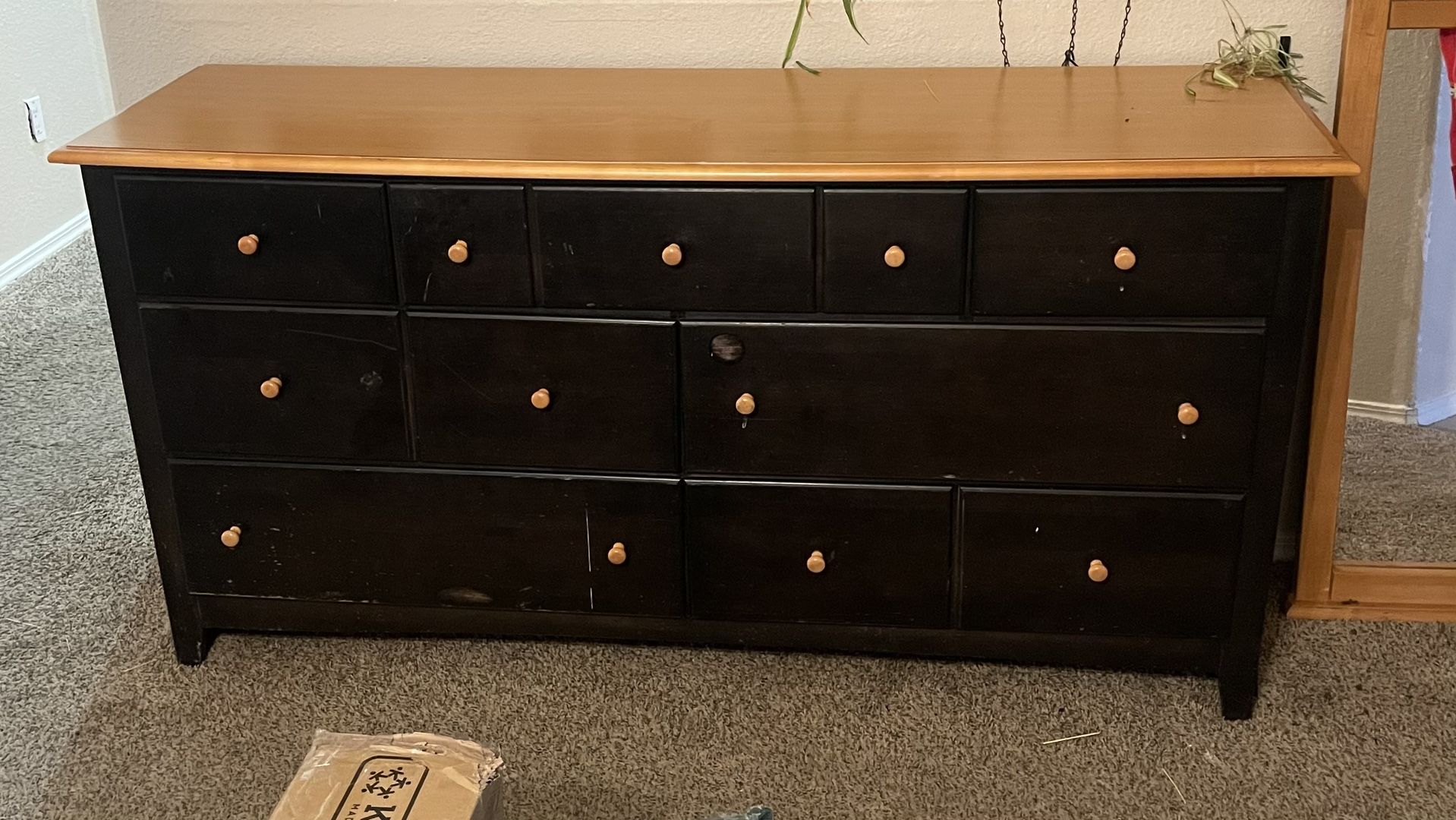 Dresser With Mirror