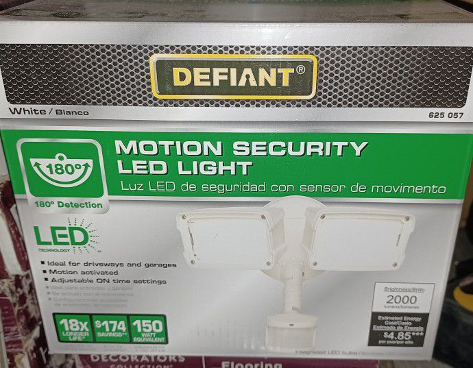 NIB.- DEFIANT 180 Motion Security LED Light  - 2000 Lumens - White