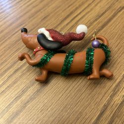 2016 Hallmark WIENER WONDERLAND Dachshund Dog Christmas Tree Ornament  As pictured - no box