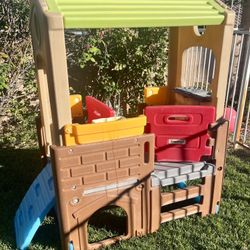 Young Explorers Indoor/Outdoor Discovery Playhouse
