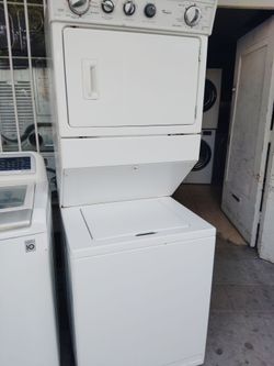 Whirlpool washer and gas dryer everything good