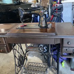 Singer Antique Sewing Machine