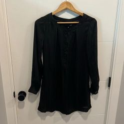 Vero Moda black tunic style sheer top size  medium

