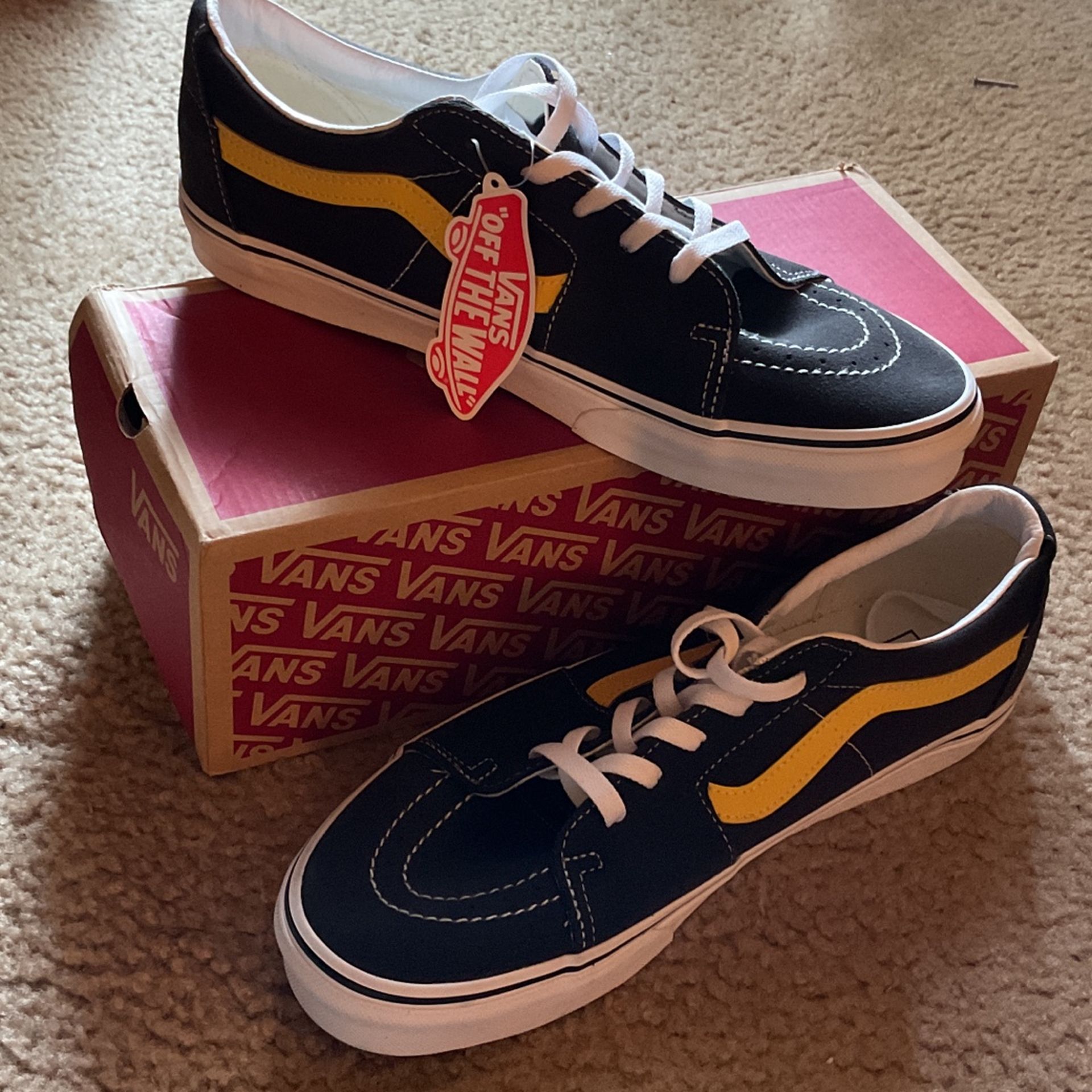 ((Utility Pop) Raven Frees Vans