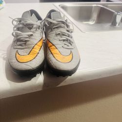 Nike outdoor shoes Size 7.5 