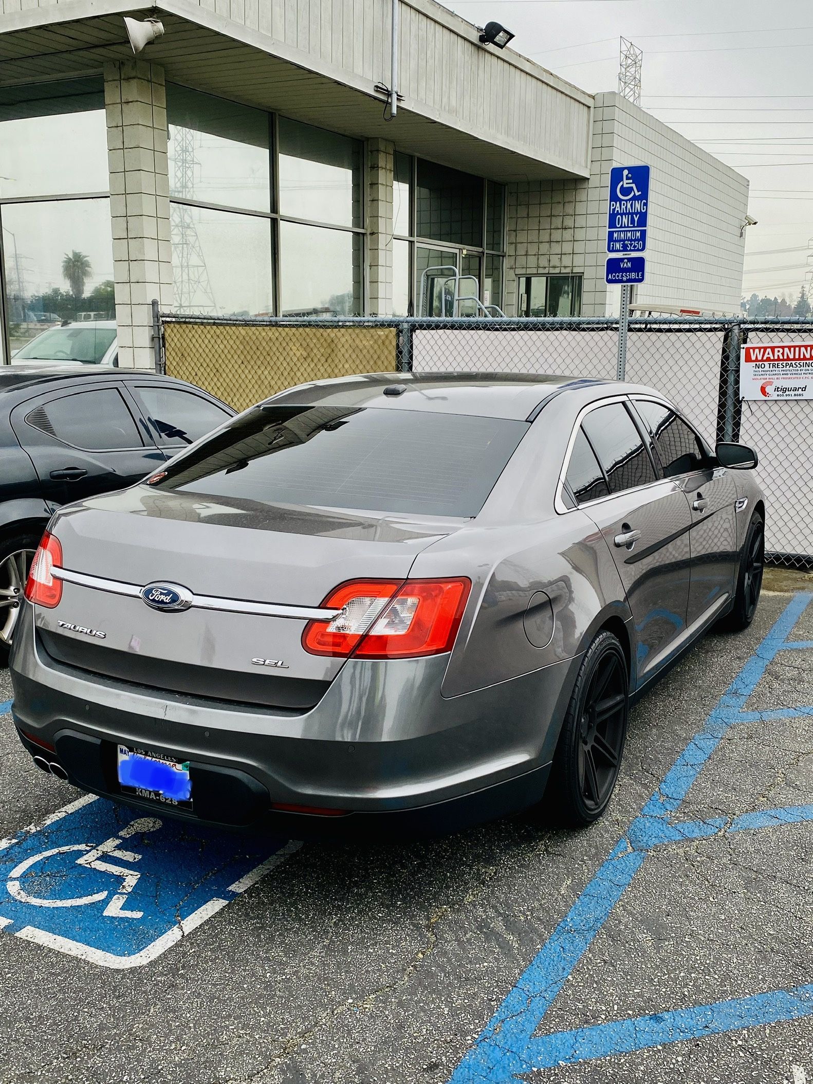 2011 Ford Taurus