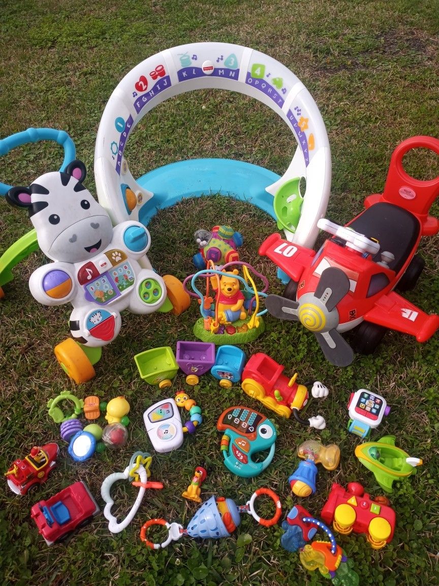 TONS OF TOYS