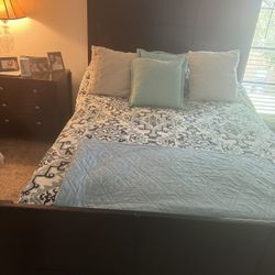 Bedroom Set In Great Condition