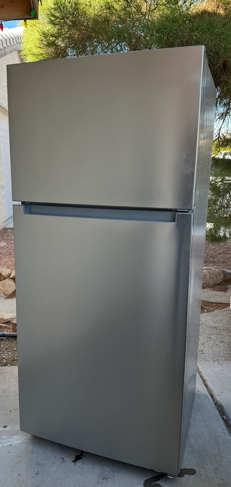 Refrigerator 