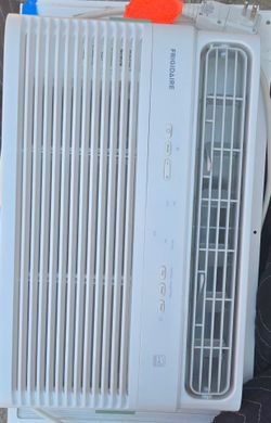 A/C FRIGIDAIRE