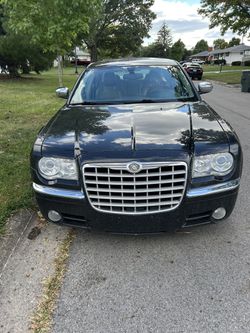 Black Chrysler 300 Thumbnail