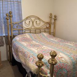Metal Queen Bed Frame And Mattress 