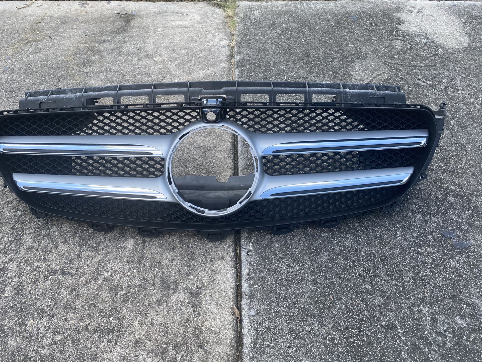 2017-2020 Eclass Front Bumper Grill 