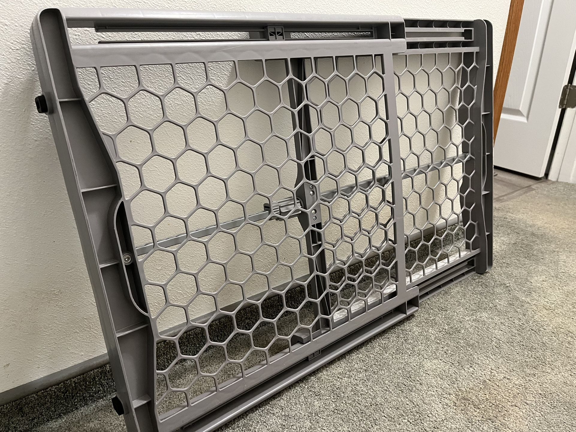 Expandable Dog Gate
