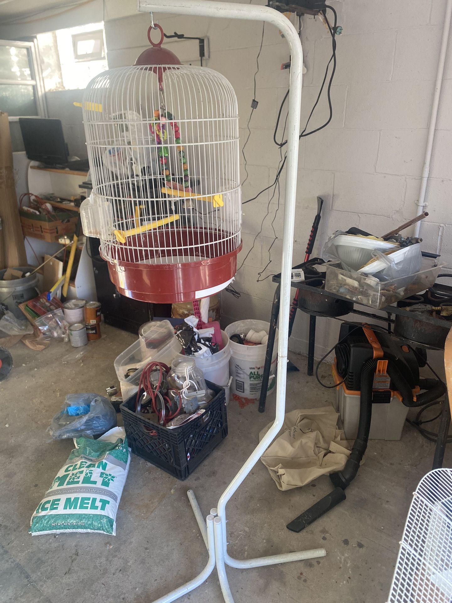 Standing Cage 