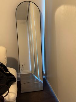 floor mirror