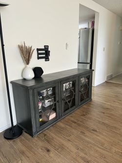 Media Center/TV Stand/Accent console