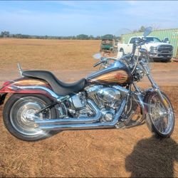 2009 Harley Davidson Softail Duece - 1 Owner Only 720 miles