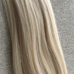 Remy Natural Hair extensions, 100 gr. Color: Blonde 60. Size: 18 inches, New!