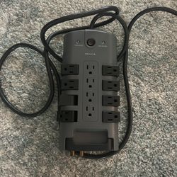 Heavy-Duty Surge Protector/Power Block 