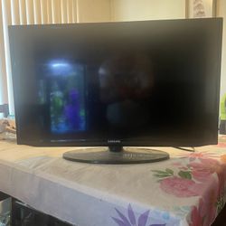 TV.  32 Inches.   $100,oo
