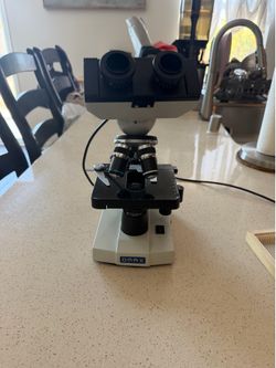 Three lens microscope