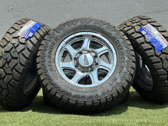 NEW 18” Chevy Silverado 2500 GMC Sierra rims 8 lug wheels 3500 GMC 33X12.50R18 Tires R/T