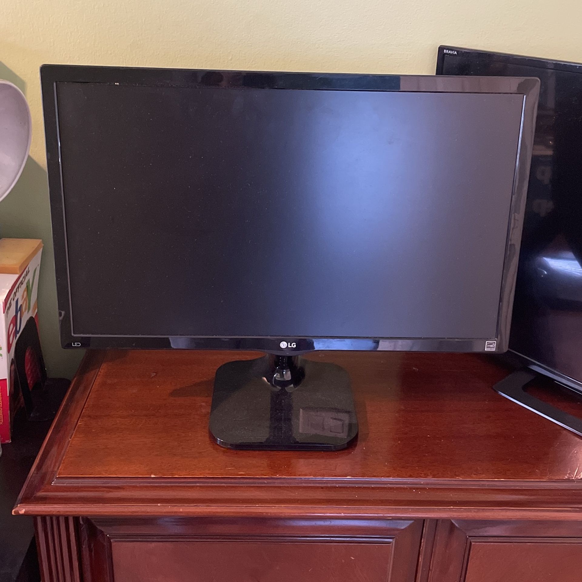 LG 24” monitor