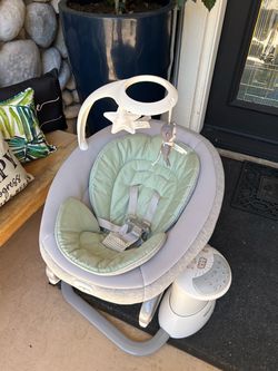 Graco Baby Swing with Mobile