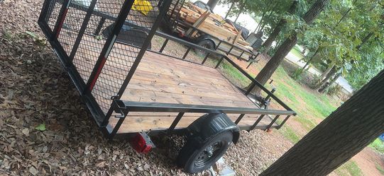 Utility trailer new with title