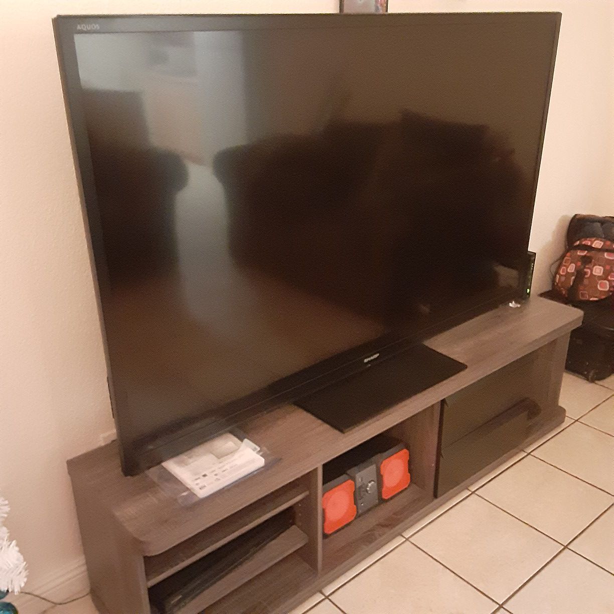 70" smart 3D tv .. $420