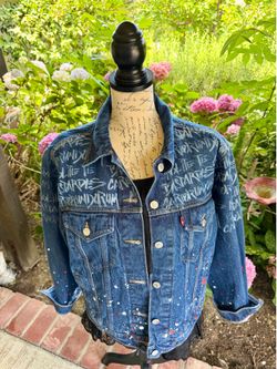 Women's Levi's Rare Trucker Jean Jacket with Tags-Large