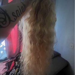 32’ Inch Honey Blonde.