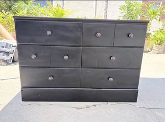 Solid Wood 6-Drawer Black Dresser – Compact & Sturdy