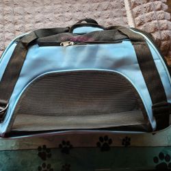 Medium Pet Carrier  - If It's Listed, Yes It Is Available!!