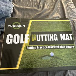 Indoor Sloped Putting Green