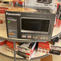 Panasonic 2.2 ft.³ stainless steel microwave oven