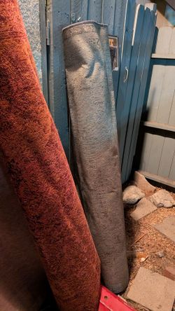 Curb alert- free large rugs