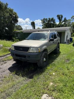 2005 Ford Explorer
