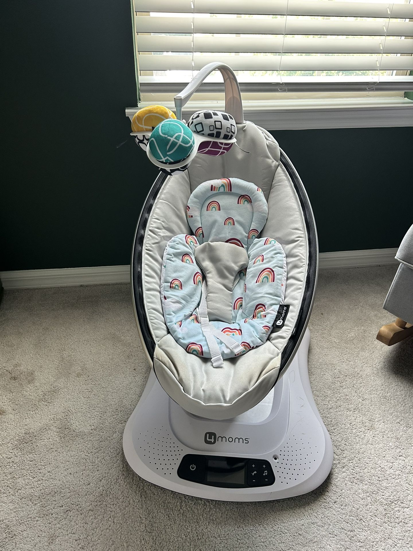 4moms Mamaroo Baby Swing W/ Brand New Newborn Insert