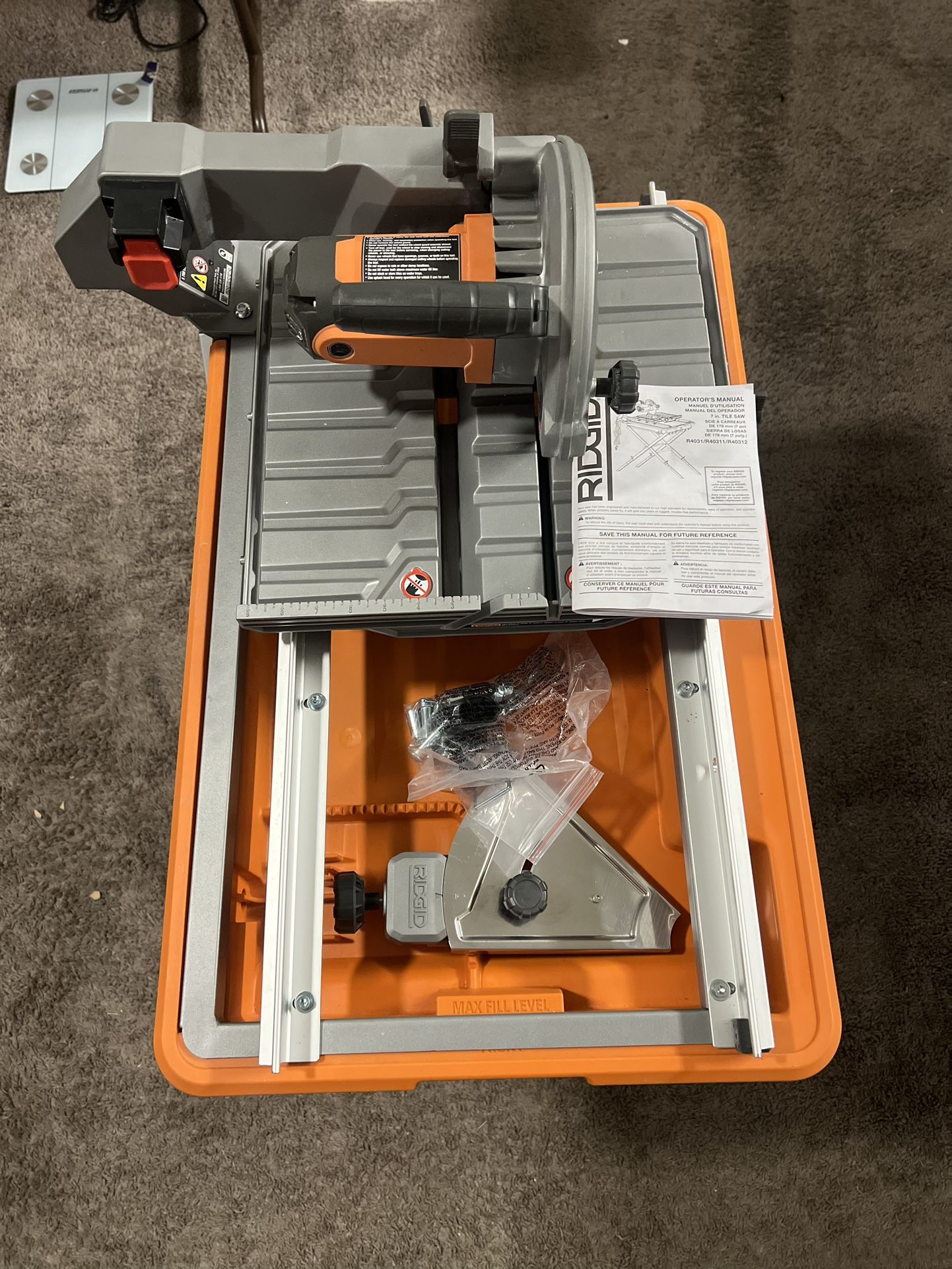 RIDGID 7” Wet Tile Saw w/ Stand - Used Once, Works Perfect