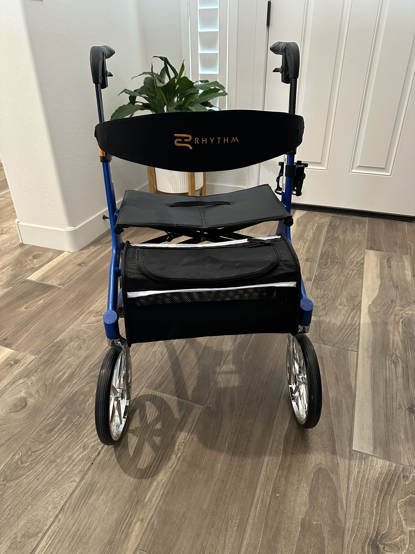 Rhythm Arpeggio Rollator. Purchased in Aug 2024 and minimal use for 5 months.