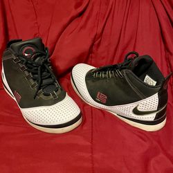 Nike LeBron Zoom Solider 2 ‘Black Varsity Crimson’ (9.5)