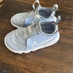Nike Slip On Shoes Kids Size 8