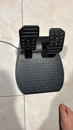 Taskmaster steering wheel and pedals