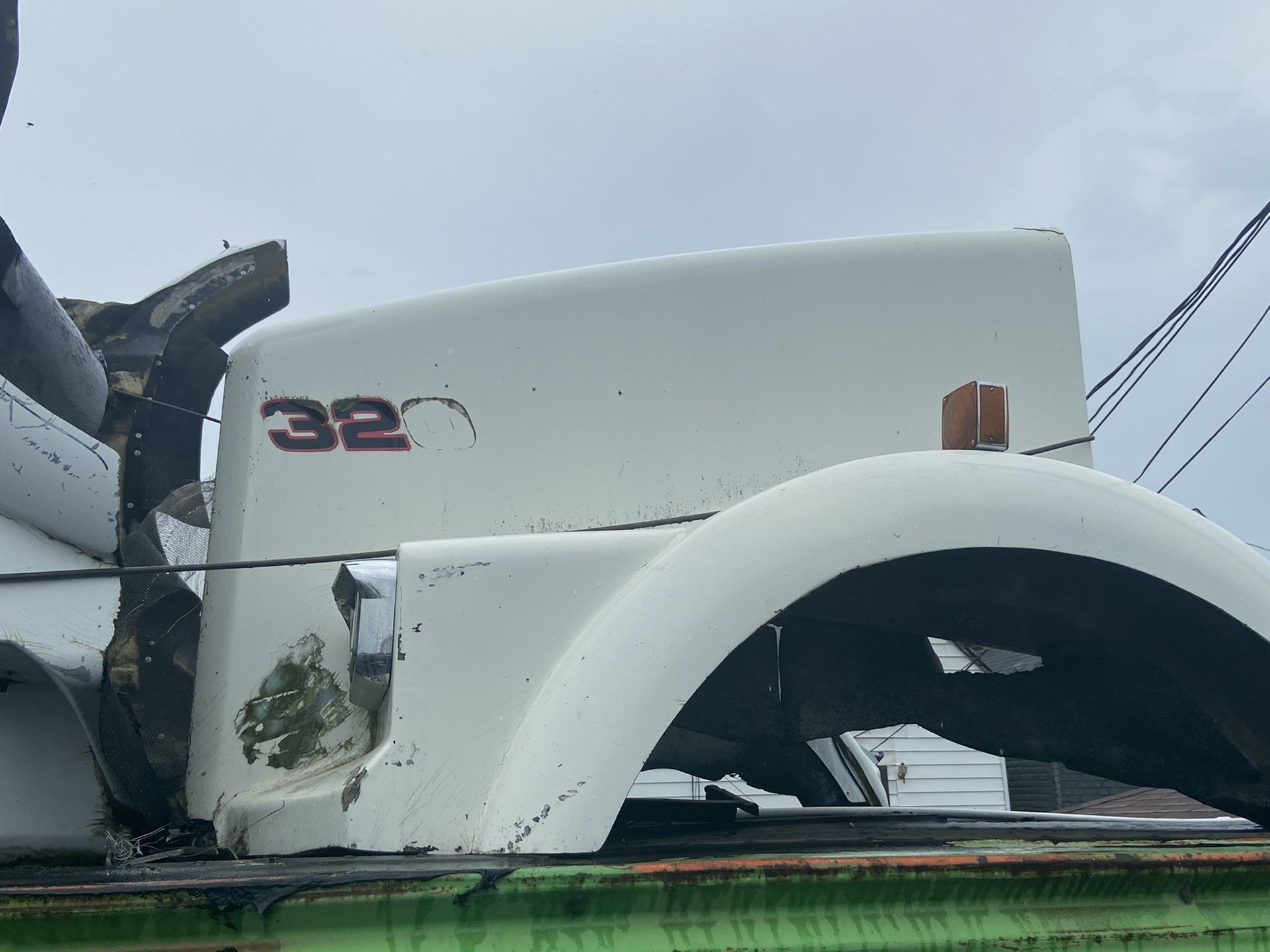 Kenworth t800 hoods