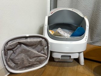 Pet Pivot Automatic Self-Cleaning Litter Box