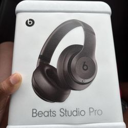 Beats by Dr. Dre Studio Pro Wireless Over-Ear Headphones - Deep Brown