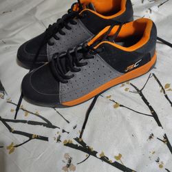 RC ride concepts ;SIZE 8